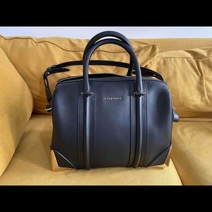 GIVENCHY Lucrezia Duffle Bag Medium Authentic